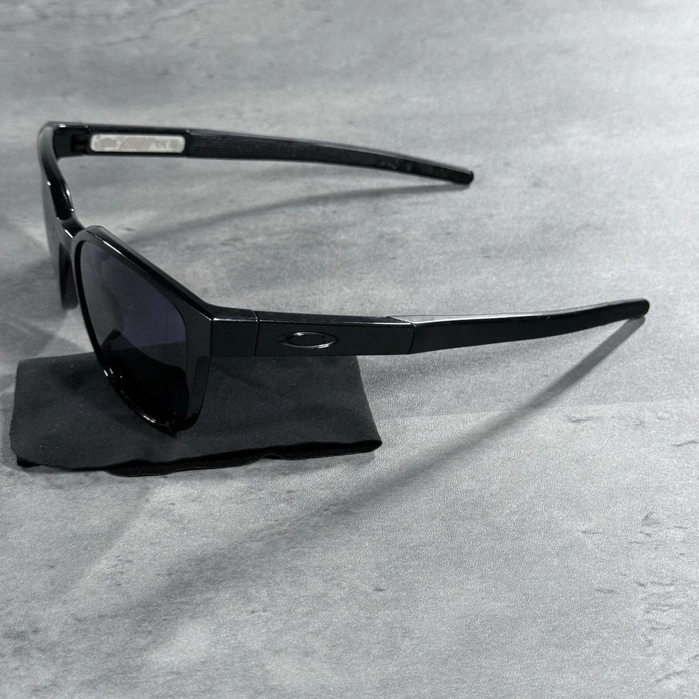 Oakley some cosmetic